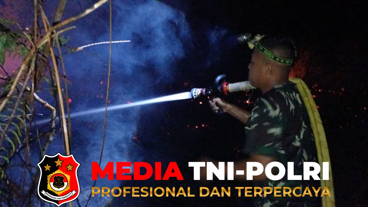 Kodim 1015/Sampit - Tak Kenal Waktu, Komandan Kodim 1015/Sampit Pimpin Padamkan Api Karhutla.