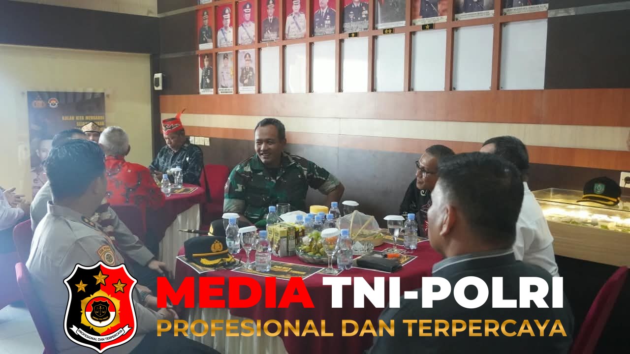 Kodim 1015/Sampit - Komandan Kodim 1015/Sampit Hadiri Prosesi Penyambutan Kapolres Kotim