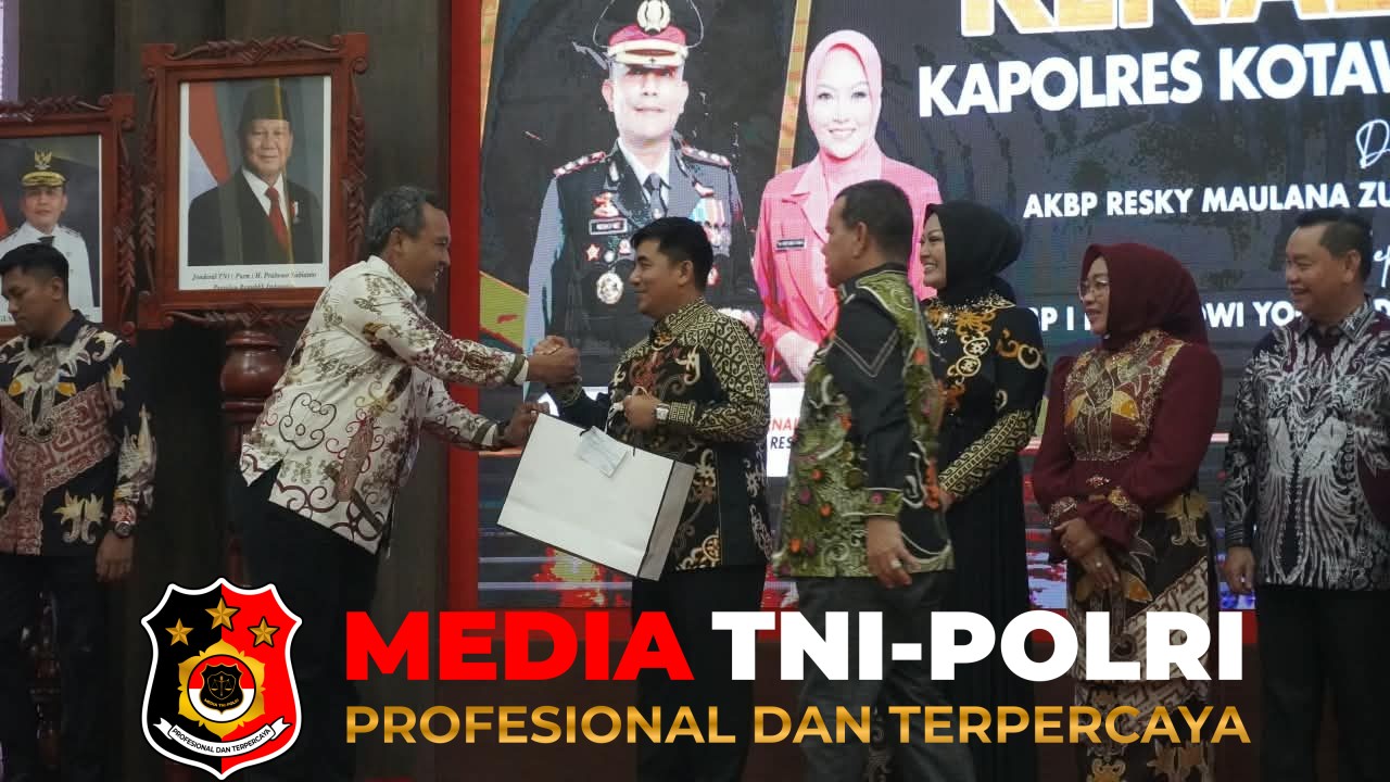 Kodim 1015/Sampit - Komandan Kodim 1015/Sampit Hadiri Malam Ramah Tamah Kenal Pamit Kapolres Kotim