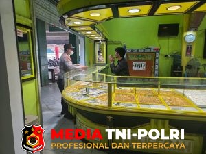 Jaga Keamanan Pasar, Polsek Seruyan Hilir Lakukan Patroli di Pasar Saik Kuala Pembuang