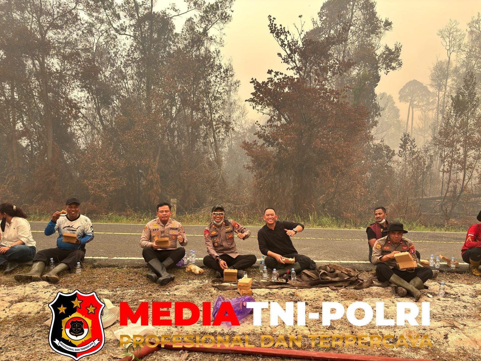 Karhutla - Kapolres Barsel Yang Baru Pimpin Langsung Pemadaman Karhutla di Desa Madara