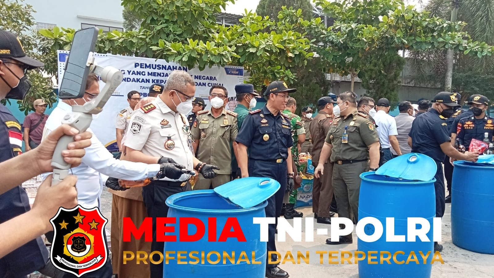 Bea Cukai - Bea Cukai Sampit Musnahkan 799.440 Batang Rokok dan 4.200 Liter Miras Ilegal