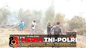 Cegah Api Meluas, Personel Gabungan Lakukan Pemadaman di Pembuang Hulu II