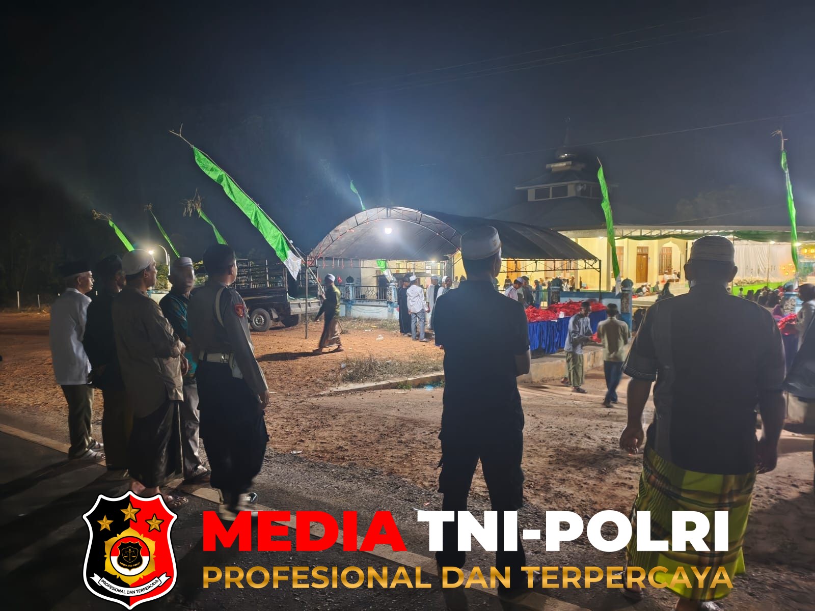 Polsek Danau - Ratusan Jamaah Hadiri Maulid Nabi di Tabiku, Polsek Danau Sembuluh Lakukan Pengamanan Humanis