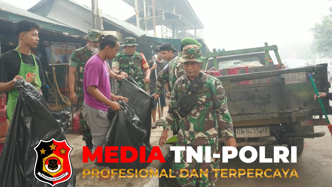 Kodim 1015/Sampit - Sambut HUT TNI Ke-81, Kodim 1015/Sampit Bersama Korem 102/Pjg dan Masyarakat Laksanakan Gerakan TNI Peduli Sampah