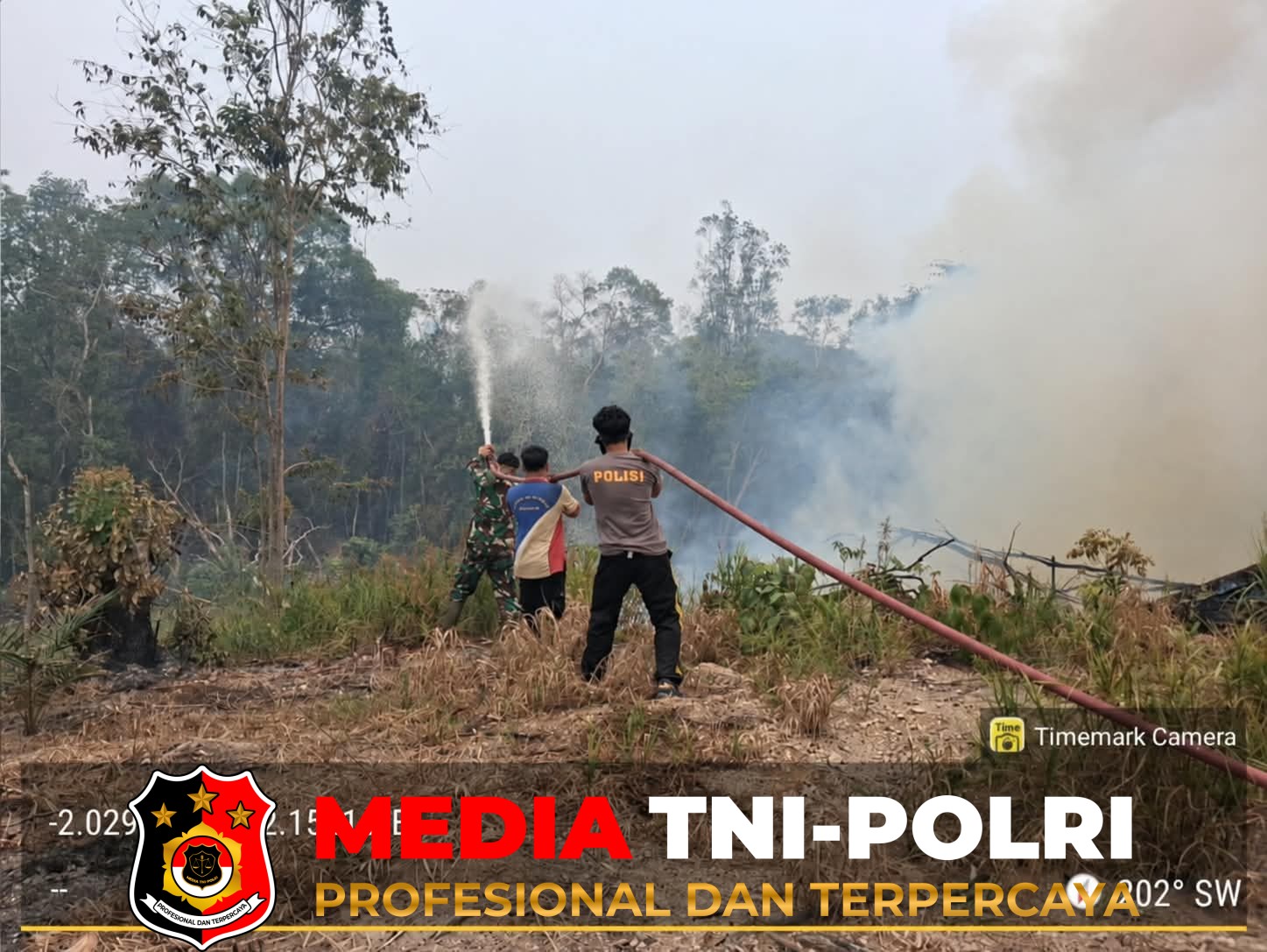 Karhutla - Lahan 1 Hektare di Ayawan Terbakar, Tim Satgas Karhutla Berjibaku Padamkan Api
