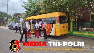 Jaga Keselamatan Pelajar, Pamapta I Polres Seruyan Atur Lalu Lintas di Jam Pulang Sekolah SDN 1 Persil Raya