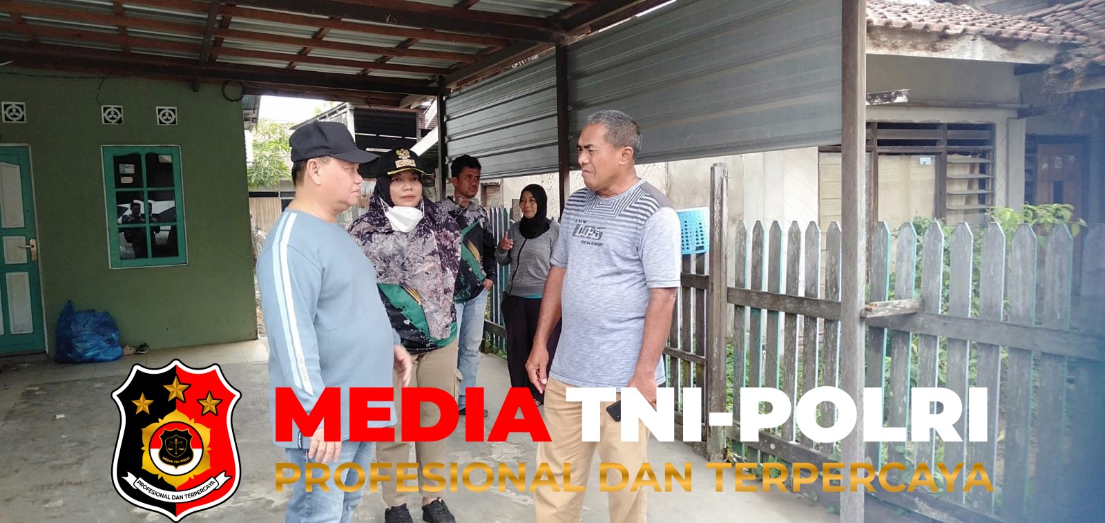 Bupati Kotim - Bupati Kotim Tinjau Kondisi Warga Penerima Bantuan di MB Hilir