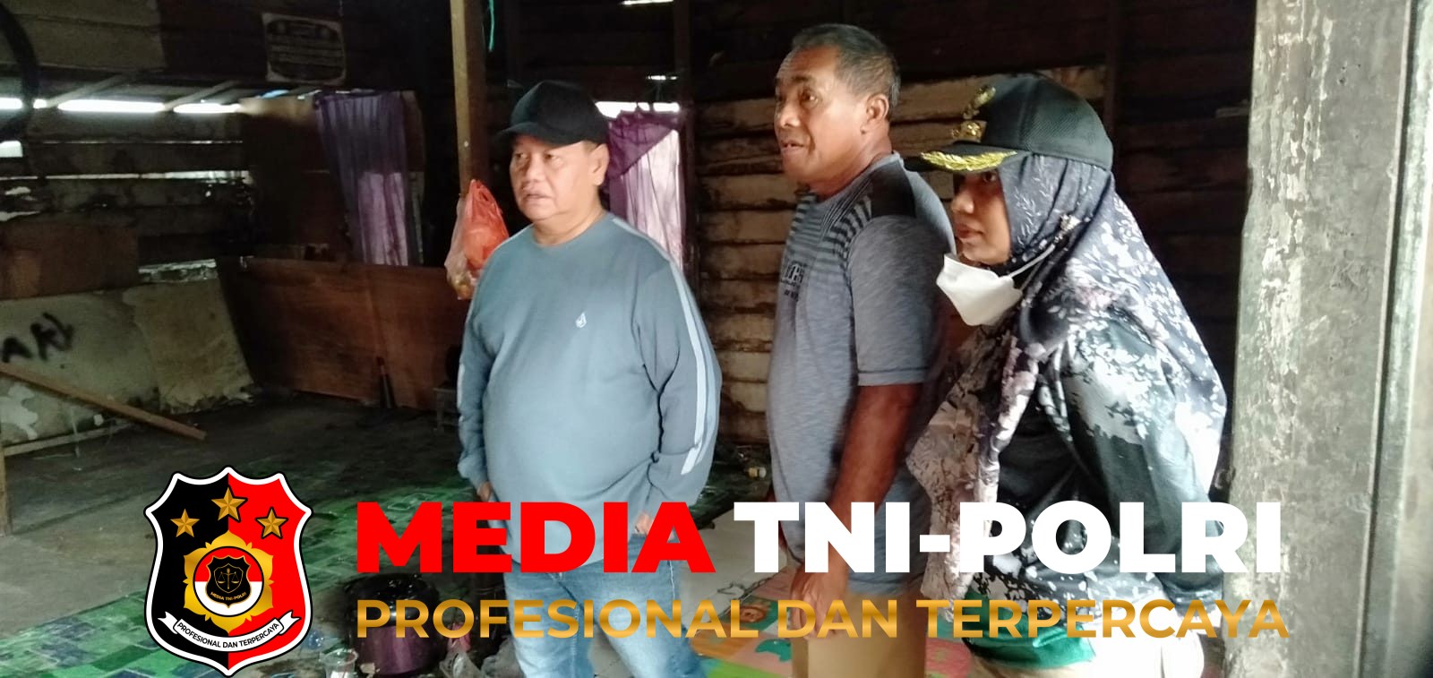 Bupati Kotim - Bupati Kotim Tinjau Kondisi Warga Penerima Bantuan di MB Hilir