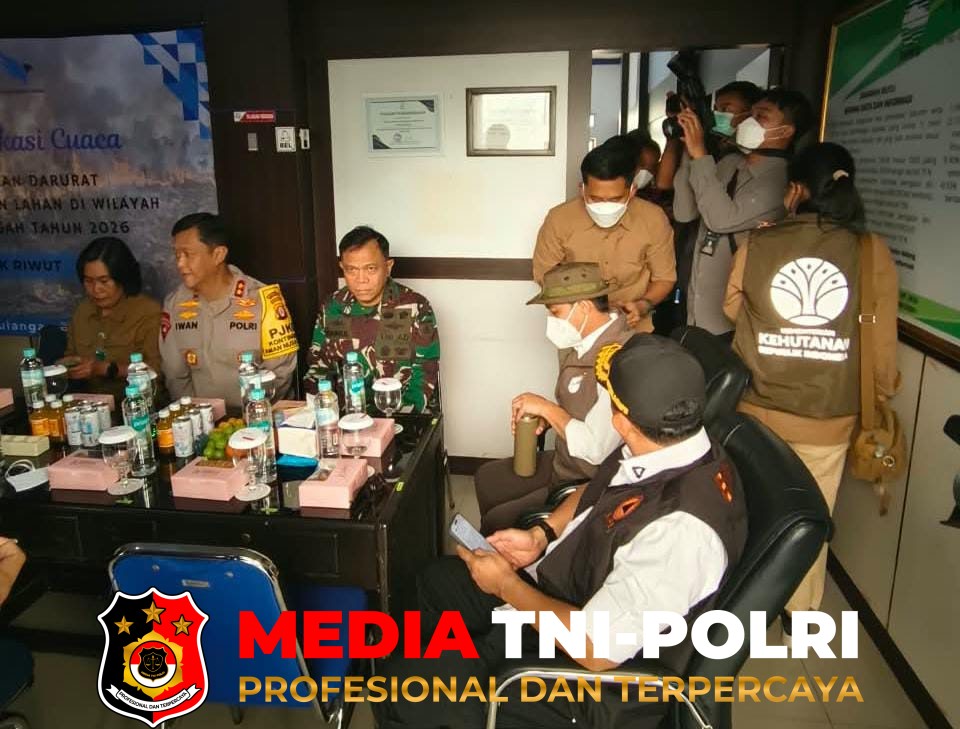 Karhutla - Menhut RI dan Kepala BNPB Tinjau Penanganan Karhutla di Kalimantan Tengah