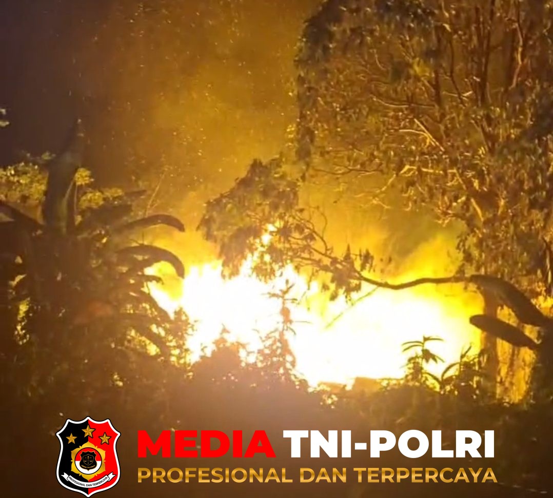Diduga Ledakan - Diduga Ledakan Tabung Gas, Rumah Kosong di Jalan Teuku Umar Palangka Raya Ludes Terbakar