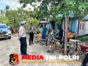 Respon Cepat Kekeringan, Satlantas Polres Seruyan Distribusikan Air dan Sembako ke Warga Sungai Undang