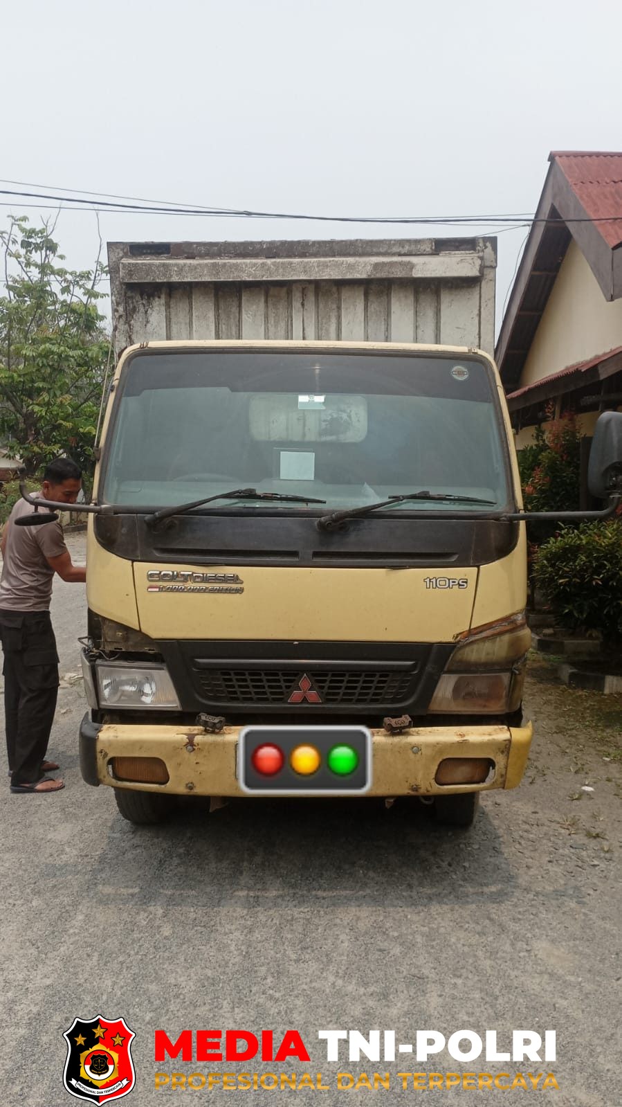 Pelaku Tabrak - Pelaku Tabrak Lari di Dusun Kase Jelimpo Terungkap, Polisi Amankan Sopir dan Mobil Box