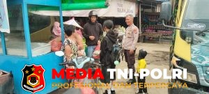 Warga Tengah Belanja Disambangi Polisi, Pesan Tegas Waspada Jambret!