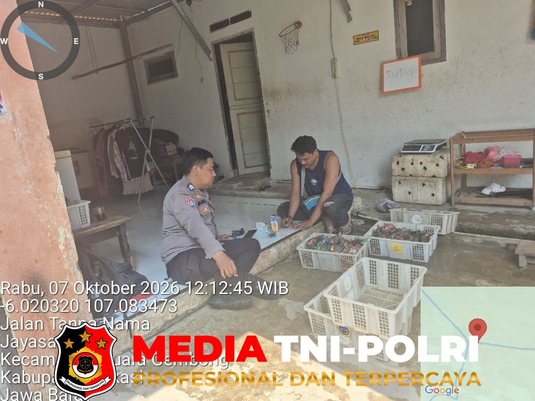 Polsek Muaragembong - Polsek Muaragembong Sambangi Tokoh Masyarakat Desa Jayasakti, Perkuat Cooling System dan Harkamtibmas
