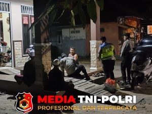Gelar Patroli Malam, Pamapta Polres Seruyan Sambangi Warga Kuala Pembuang