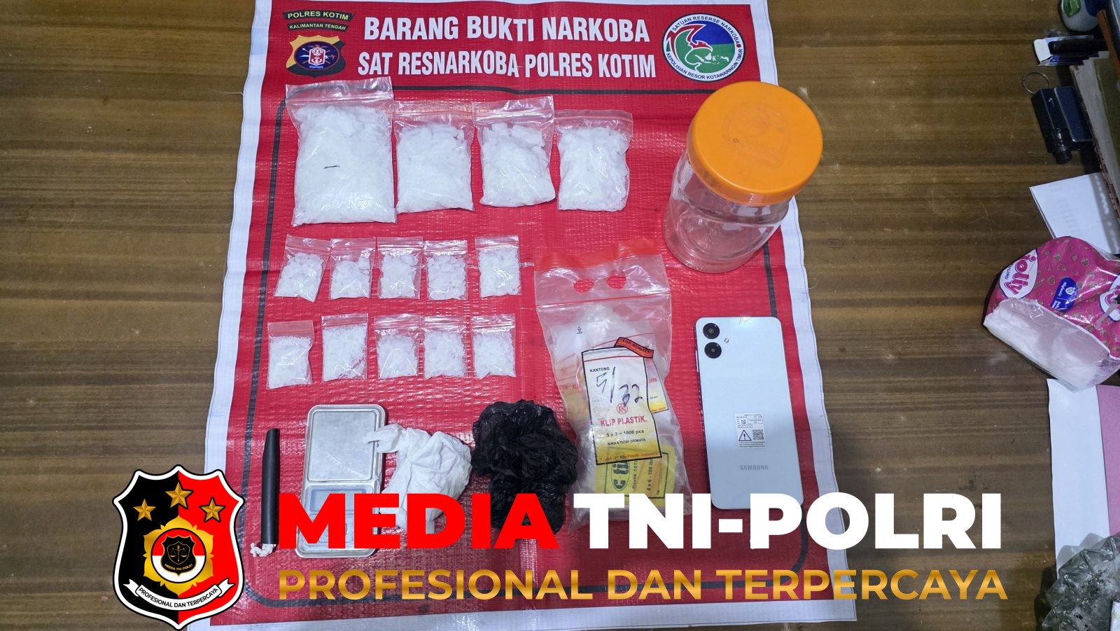 Polres Kotim - Satresnarkoba Polres Kotim Ungkap Peredaran Sabu 304,1 Gram, Seorang Perempuan Diamankan