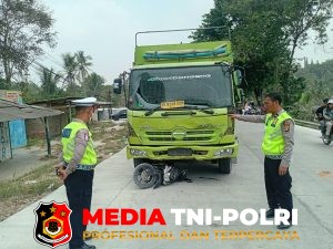 Diduga Rem Blong, Truk Fuso Bermuatan Pasir Tabrak Sejumlah Kendaraan di Pringsewu, Dua Pelajar SMP Tewas