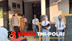 Polisi Pendamping Sekolah, Polsek Cibarusah Ajak Pelajar SMAN 2 Cibarusah Jauhi Kenakalan Remaja dan Bijak Bermedia Sosial