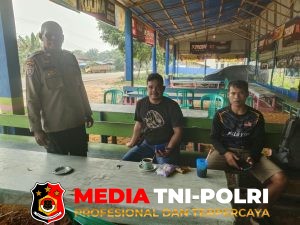 Tak Sekadar Menyapa! Anggota Polsubsektor Jelimpo Sambangi Warga, Ingatkan Bahaya Modus Kejahatan