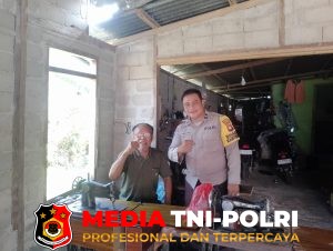 Bhabinkamtibmas Tetap Sambangi Warga di Hari Libur, Pererat Silaturahmi dan Sampaikan Imbauan Kamtibmas