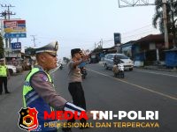 Kapolres Simalungun - Kapolres Simalungun Turun Langsung Atur Lalu Lintas di Jalinsum Siantar-Medan, Ingatkan Pelajar dan Warga Jauhi Narkoba