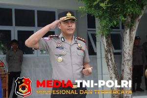 Kapolres Tanggamus Jadi Pembina Upacara di SMAN 1 Kota Agung, Ajak Pelajar Jauhi Narkoba dan Kenakalan Remaja
