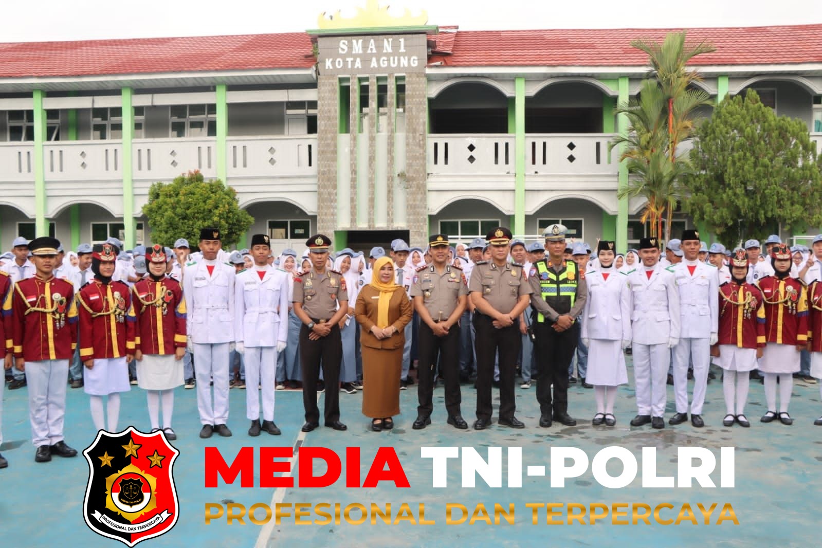 Kapolres Tanggamus - Kapolres Tanggamus Jadi Pembina Upacara di SMAN 1 Kota Agung, Ajak Pelajar Jauhi Narkoba dan Kenakalan Remaja