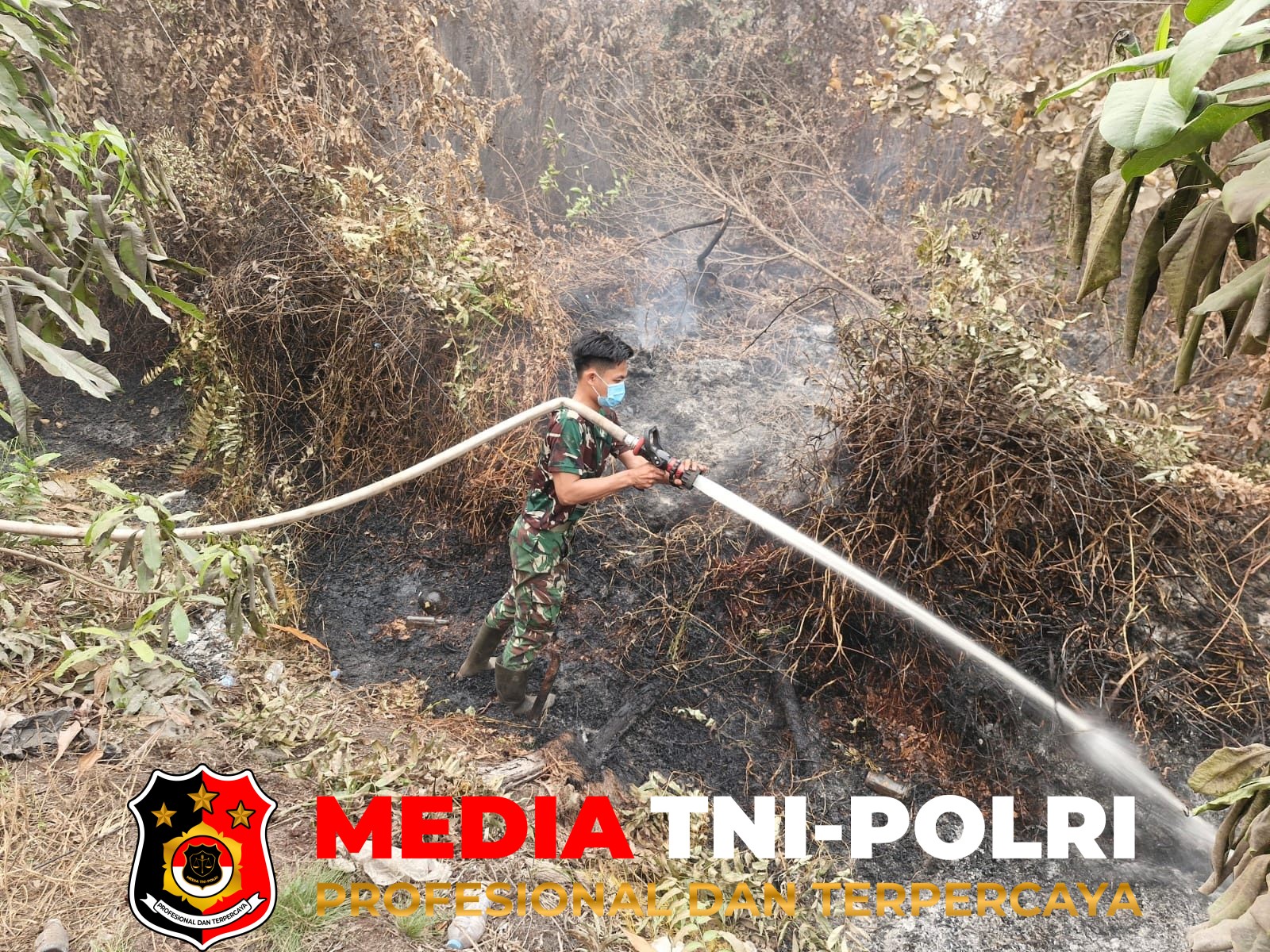 Kodim 1015/Sampit - Tim Standby On Call Kodim 1015/Sampit Terus Laksanakan Pembasahan