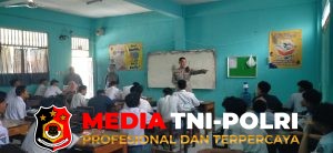 Polisi Pendamping Kelas Sambangi SMK Karya Bakti 2, Berikan Pembinaan Kamtibmas dan Motivasi Belajar kepada Pelajar