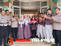 Polisi Pendamping - Polisi Pendamping Kelas Sambangi SMAN 2 Babelan, Berikan Himbauan Kamtibmas dan Perkuat Kedisiplinan Pelajar