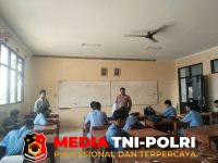 Polisi Pendamping - Polisi Pendamping Kelas di SMKN 1 Tarumajaya, Perkuat Kedisiplinan dan Pengawasan Kehadiran Pelajar