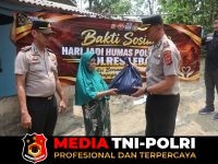 Polres Lebak - Sambut Hari Jadi Humas Polri ke-75, Si Humas Polres Lebak Gelar Bakti Sosial Bagikan Paket Sembako