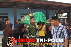 Tunjukkan Rasa Duka dan Kepedulian, Pos Kotis Meyado Bantu Prosesi Pemakaman Warga Distrik Meyado
