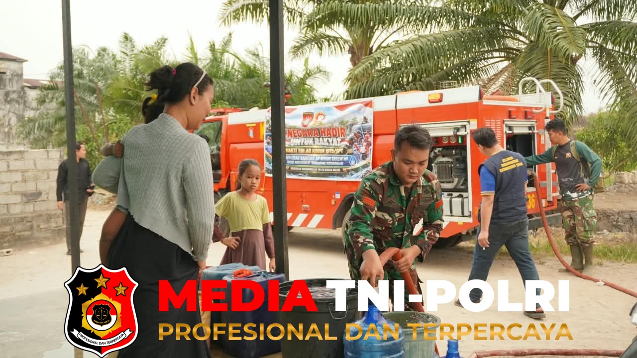 Kodim 1015/Sampit - Kekeringan Melanda, Kodim 1015/Sampit Bersama Muhammadiyah Sampit Salurkan Air Bersih di Desa Telaga Baru