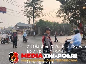 Polsek Setu Hadir Berikan Pelayanan Lalu Lintas Pagi di Perempatan GMM, Dukung Kelancaran Aktivitas Masyarakat