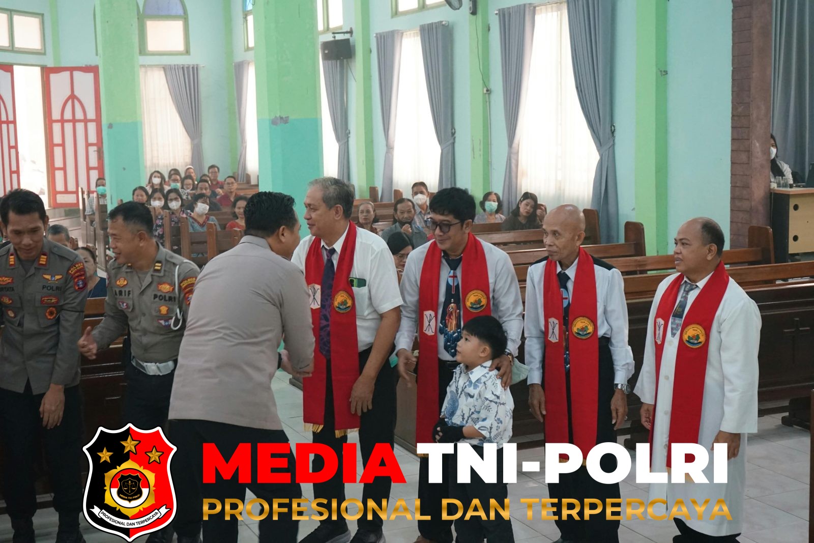 Polres Barsel - Minggu Kasih di Tiga Gereja, Polres Barsel Perkuat Silaturahmi dan Pesan Kamtibmas