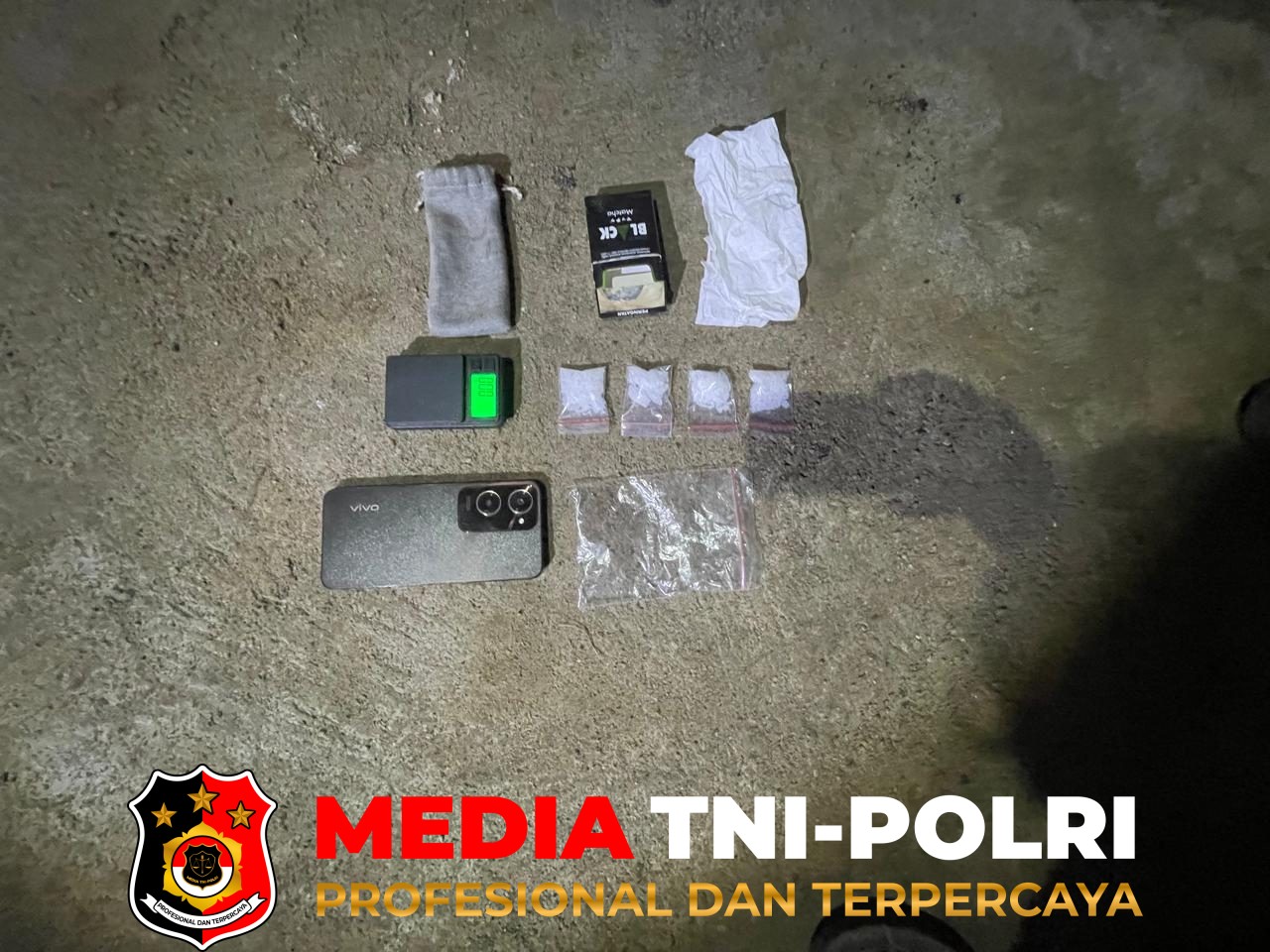 Polres Kotim - Satresnarkoba Polres Kotim Amankan Pria dengan 4 Paket Sabu Seberat 20,45 Gram di Sawahan
