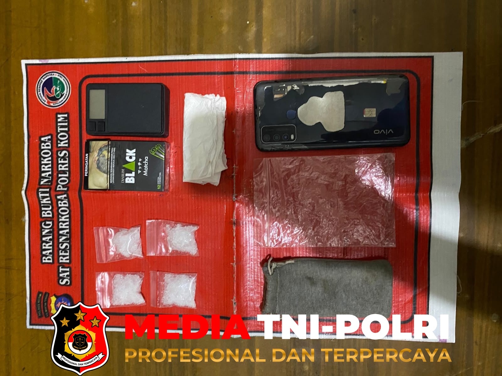 Polres Kotim - Satresnarkoba Polres Kotim Amankan Pria dengan 4 Paket Sabu Seberat 20,45 Gram di Sawahan