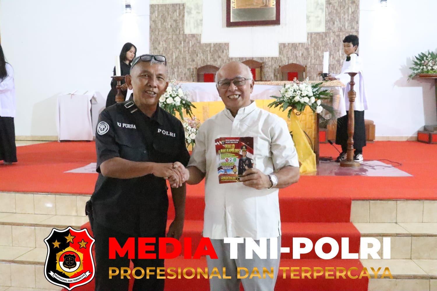 Waspada Hoax - Waspada Hoax! Kapolres Simalungun Ajak Jemaat Gereja Katolik St. Petrus dan Paulus Saring Informasi Lewat Safari Minggu Kasih