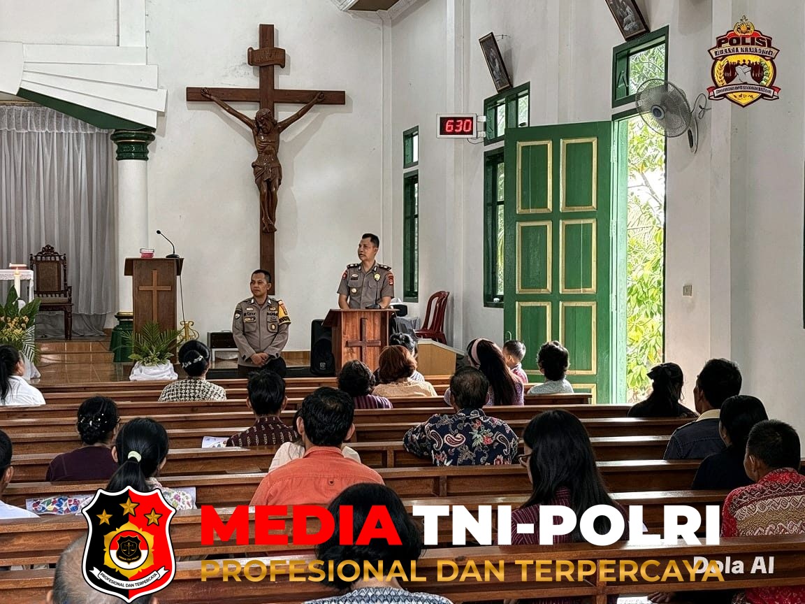 Polres Mesuji - Polres Mesuji Gelar "Minggu Kasih" di Gereja Santo Yusuf, Pastikan Jemaat Beribadah Dengan Aman dan Nyaman