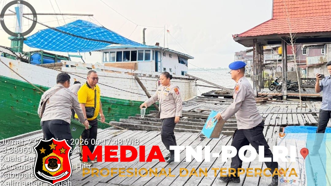 Kegiatan Green - Gelar Kegiatan Green Policing, Kapolres Seruyan Ajak Masyarakat Jaga Kebersihan Dermaga Kuala Pembuang