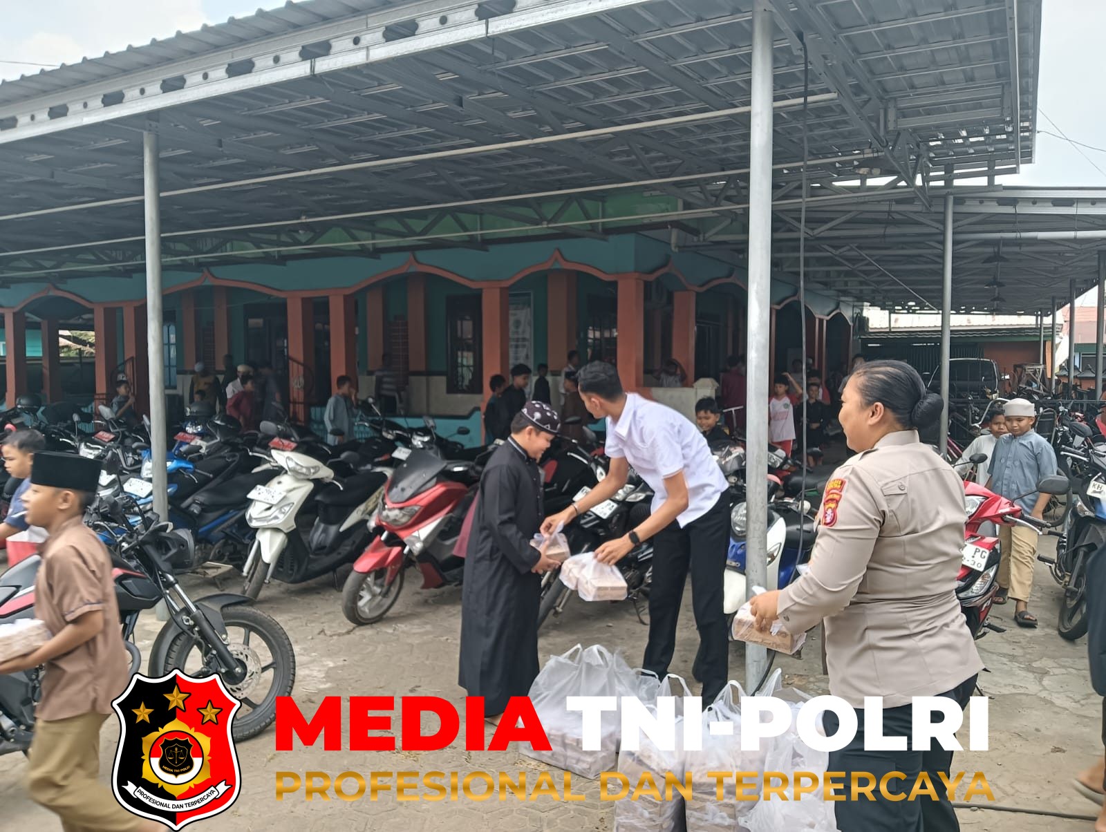 Jumat Keliling - Jumat Keliling, Kapolres Seruyan Pererat Silaturahmi dengan Jamaah Masjid Al-Jihad