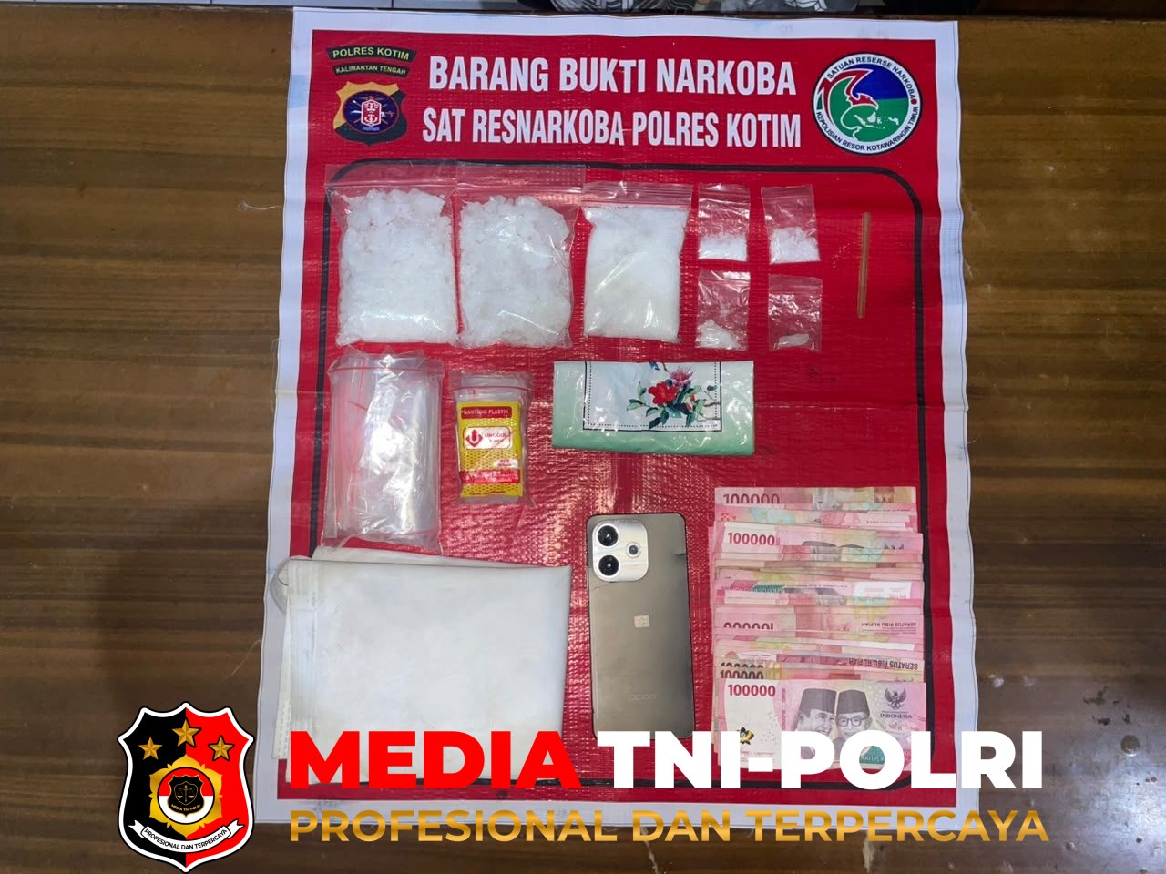 Polres Kotim - Satresnarkoba Polres Kotim Gulung Bandar Sabu, 306,7 Gram Sabu berhasil diamankan