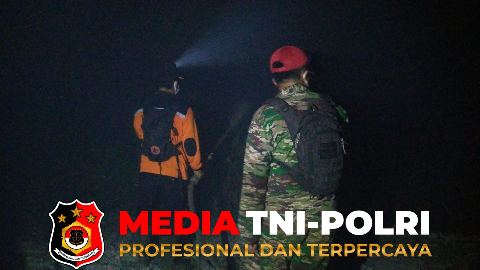 Koramil 1015-07/Parenggean - Koramil 1015-07/Parenggean Bersama Tim Gabungan Tangani Karhutla di Wilayah Parenggean