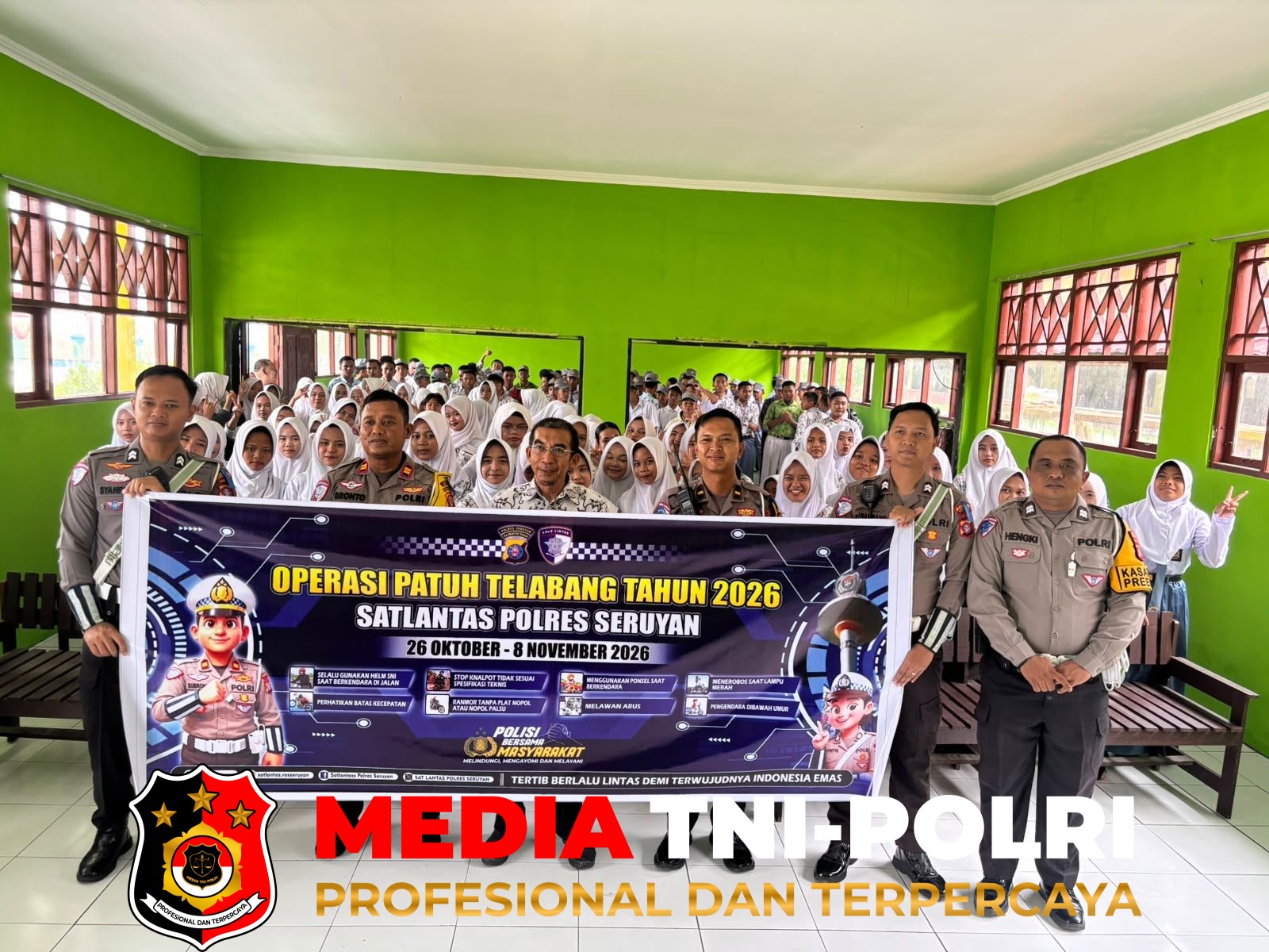 Polres Seruyan - Satlantas Polres Seruyan Edukasi Siswa SMKN 1 Kuala Pembuang tentang Keselamatan Berlalu Lintas