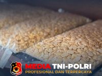Asah Kemandirian - Asah Kemandirian, Warga Binaan Lapas Sampit Produktif Mengolah Kedelai Menjadi Tempe