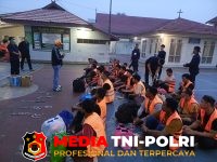 Optimalkan Pembinaan - Optimalkan Pembinaan dan Jaga Stabilitas Hunian, 33 WBP Lapas Sampit Resmi Dipindahkan