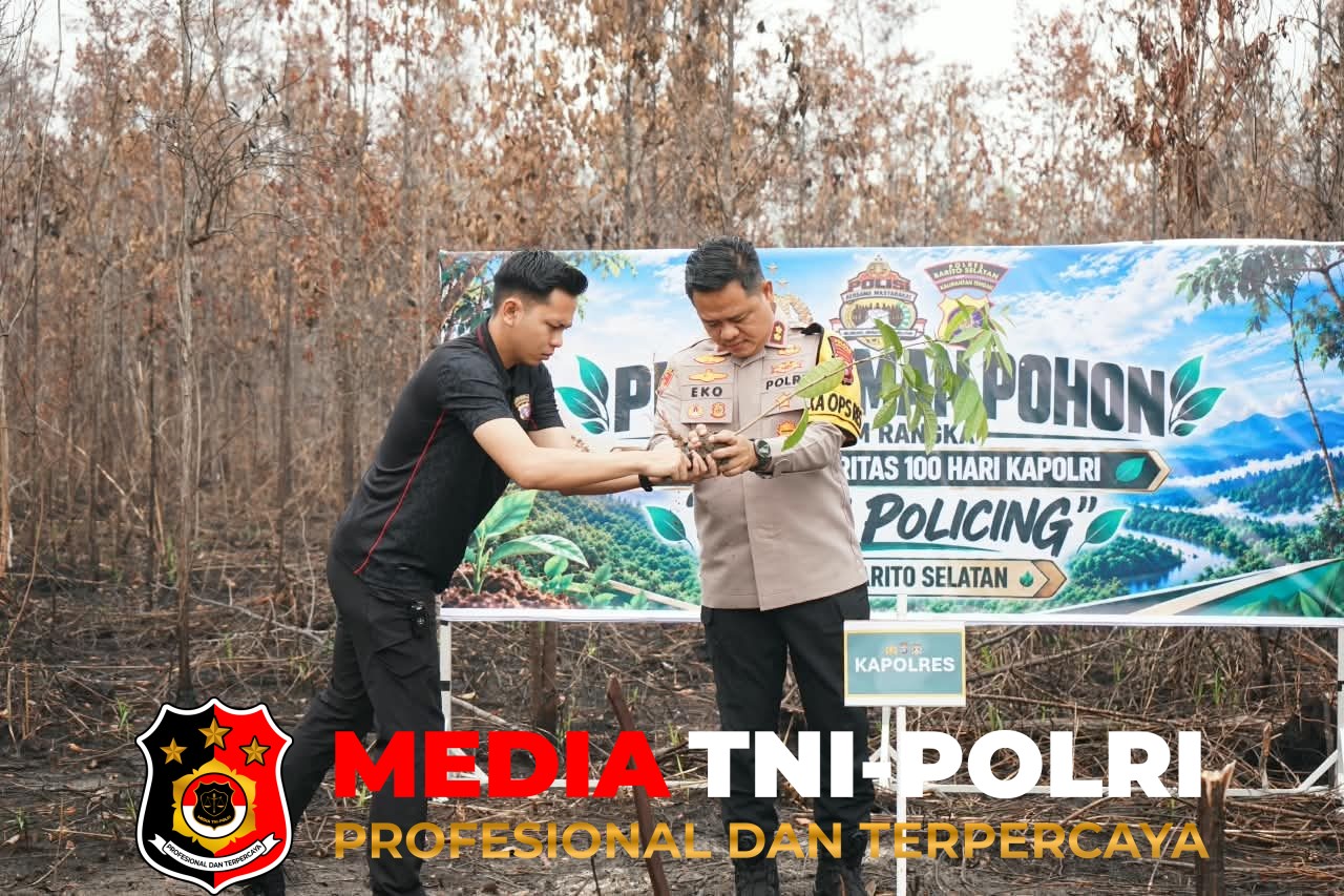Polres Barsel - Pulihkan Lahan Bekas Karhutla, Polres Barsel Tanam 100 Bibit Pohon melalui Program Green Policing