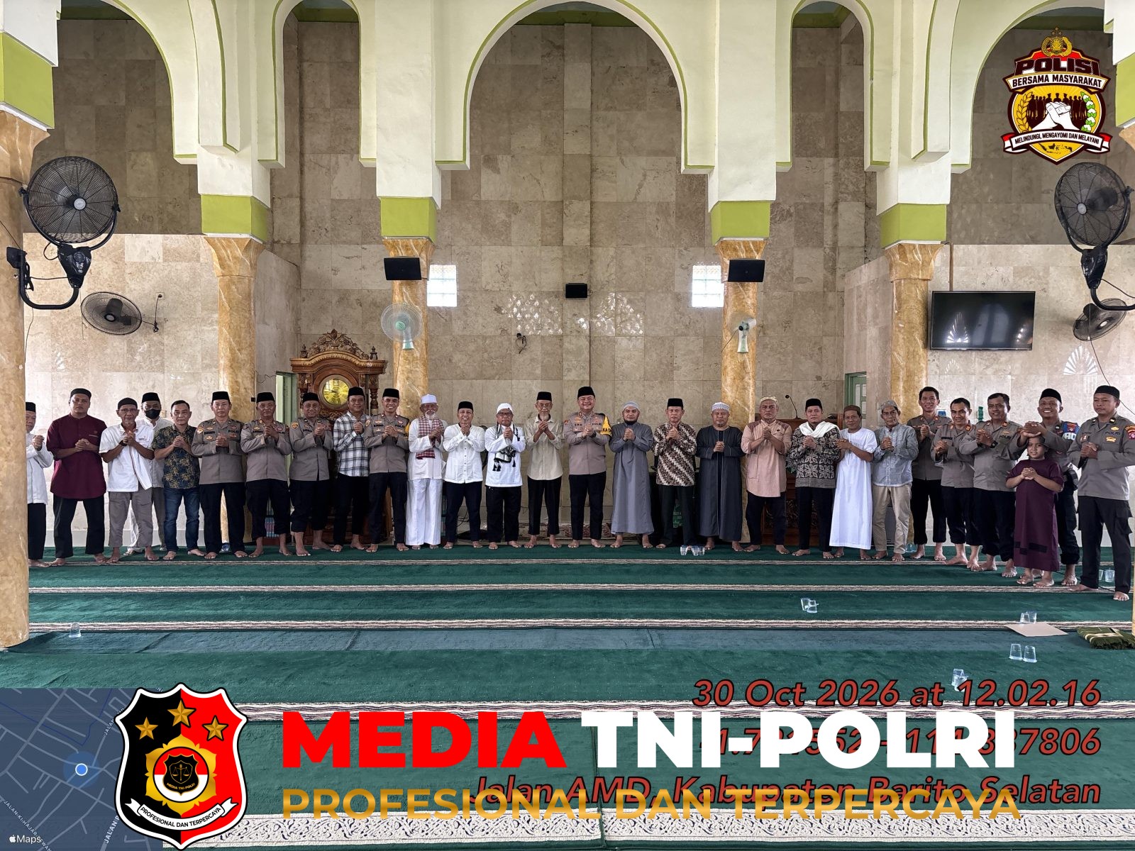 Dekatkan Diri - Dekatkan Diri dengan Masyarakat, Kapolres Barsel Gelar Jumat Keliling dan Jumat Curhat di Masjid As-Sunnah